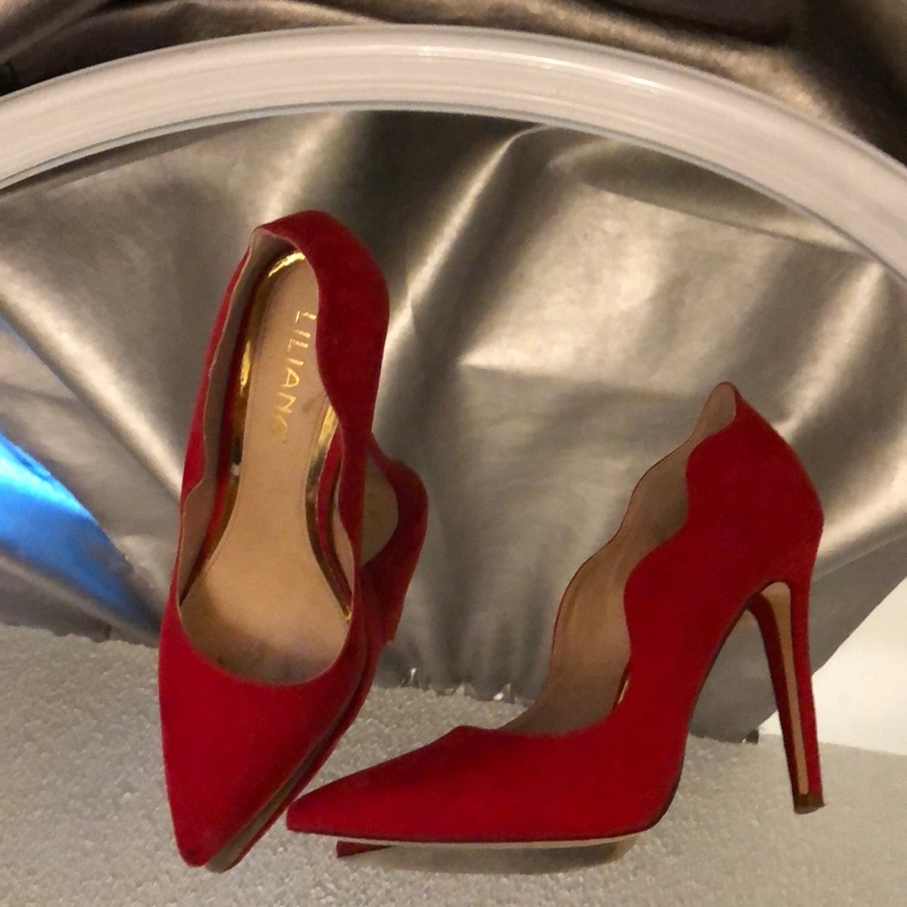 Heels - Picture 3 of 4